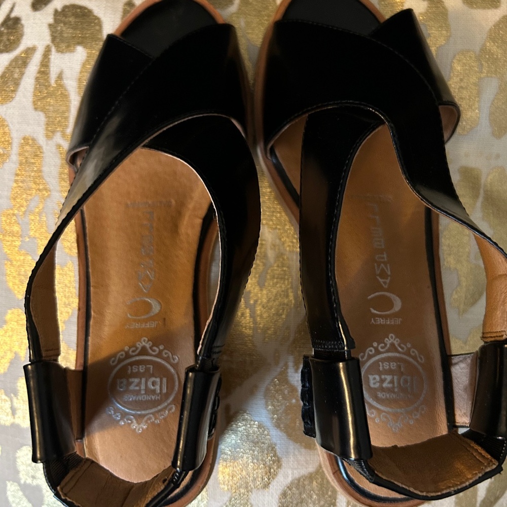JEFFREY CAMPBELL IBIZA  BLACK LEATHER SANDALS  1.5 INCH STACKED HEEL SIZE 6 NEW